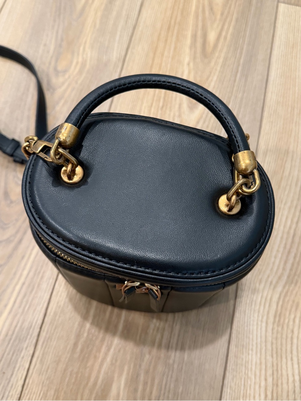 Tory Burch Black Vanity Bag - Picture 5 of 7